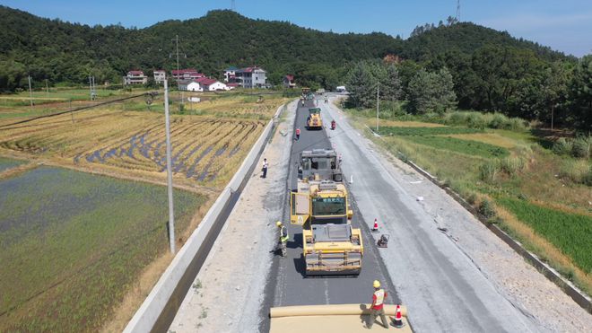 元氏县公路加宽工程，地方发展的强劲推动力